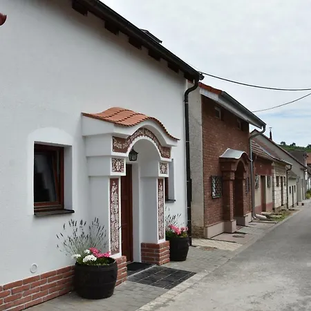 Vinny Sklep U Sevciku Holiday home Mutenice
